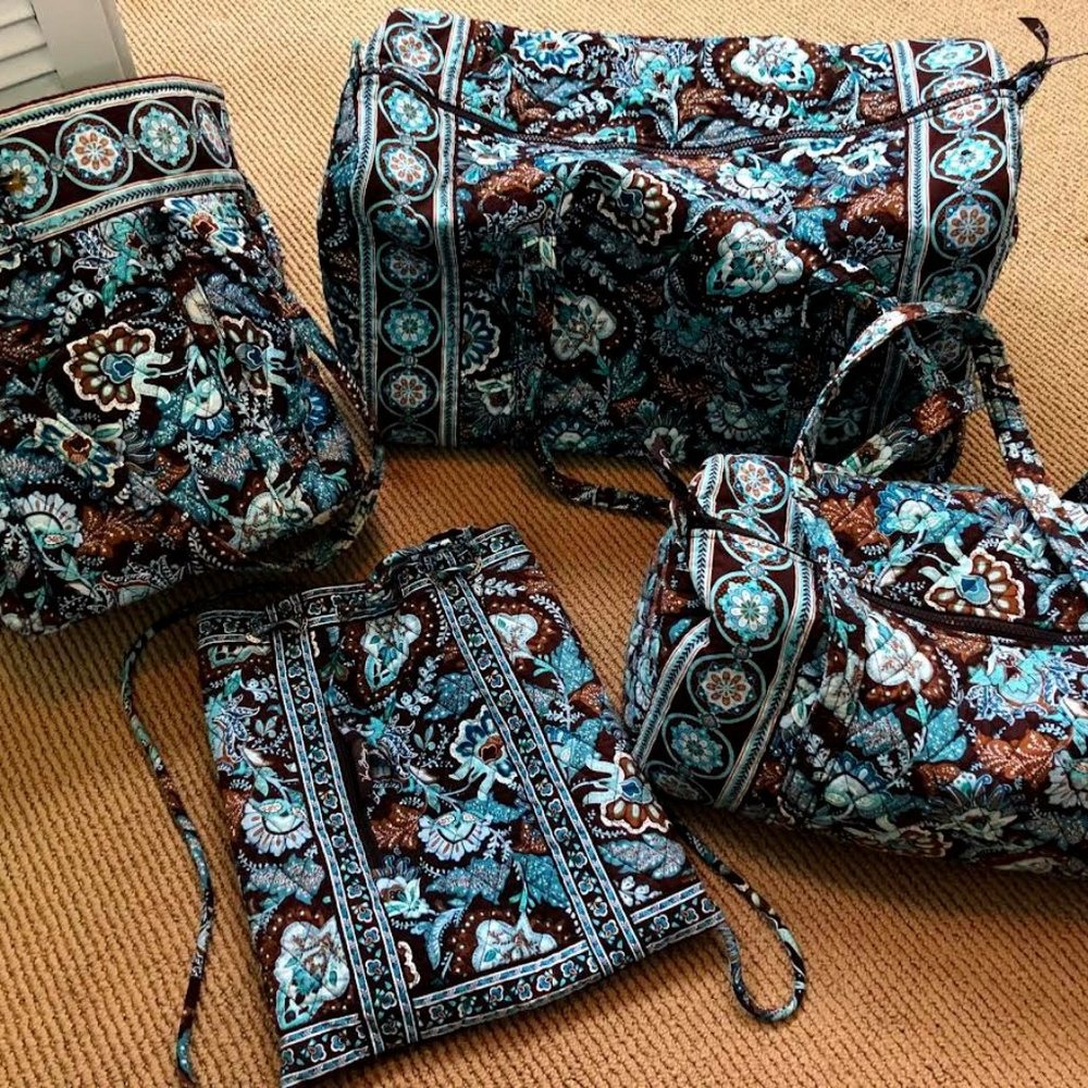 4 piece set Vera Bradley Java Blue Large & Small Duffel, Vera tote and backpack